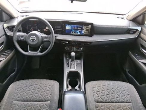 Certified 2025 Nissan Kicks SV image 8