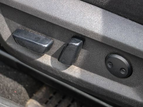 Used 2023 Nissan Rogue SV FWD image 20