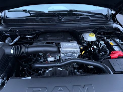 New 2026 RAM 1500 Laramie AWD/4WD image 22