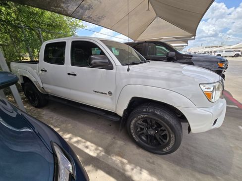 Used 2015 Toyota Tacoma PreRunner w/ SR5 Package RWD image 8