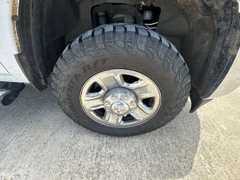 Used 2020 RAM 2500 Tradesman w/ Chrome Appearance Group AWD/4WD image 5