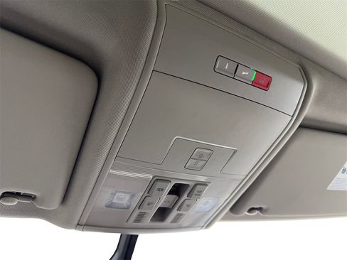 Used 2023 Volkswagen Atlas SE w/ Panoramic Sunroof Package image 72