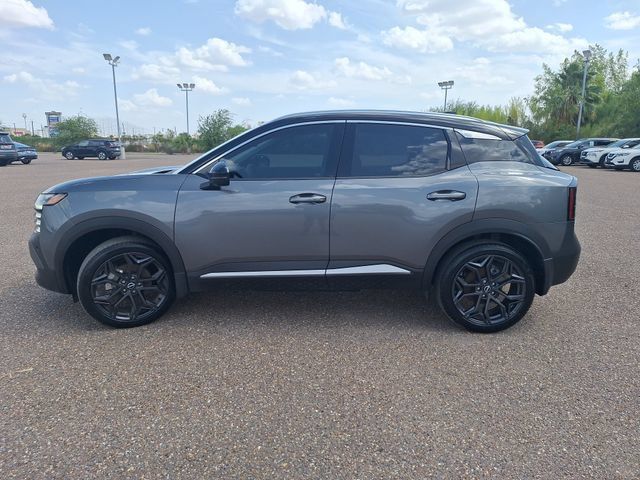 Used 2025 Nissan Kicks SR w/ Illumination Package FWD image 4