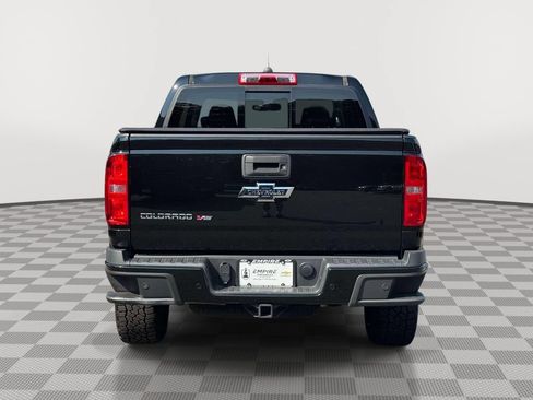 Used 2019 Chevrolet Colorado Z71 w/ Z71 Midnight Edition AWD/4WD image 6