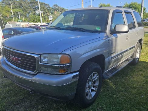 Used 2005 GMC Yukon SLE image 3