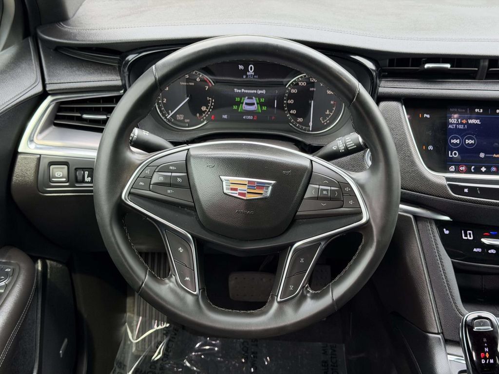 Certified 2024 Cadillac XT5 Luxury FWD image 19