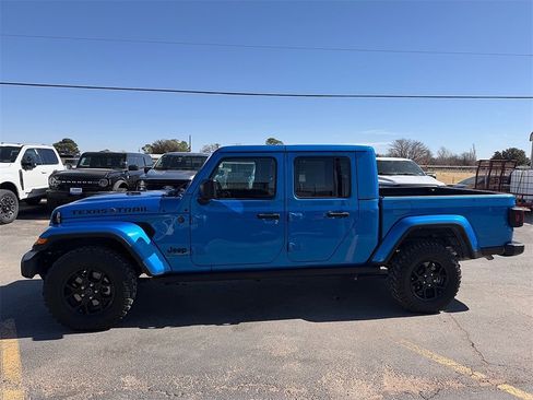 Used 2024 Jeep Gladiator Sport image 4