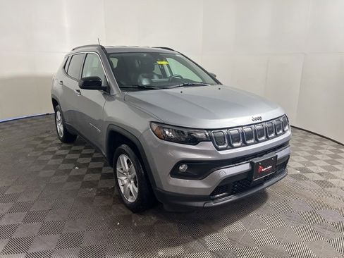 Certified 2022 Jeep Compass Latitude w/ Convenience Group image 1