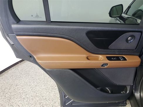 Used 2020 Lincoln Aviator Reserve w/ Elements Package Plus image 17