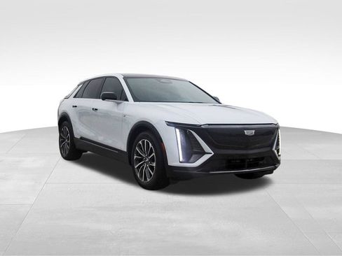 New 2026 Cadillac Lyriq Sport image 1