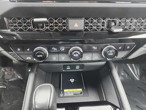 Used 2023 Honda Accord Touring image 9