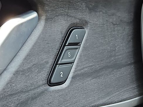 Used 2023 Jeep Grand Cherokee L Limited AWD/4WD image 24