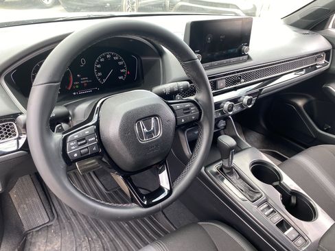 Used 2025 Honda Civic Sport image 17