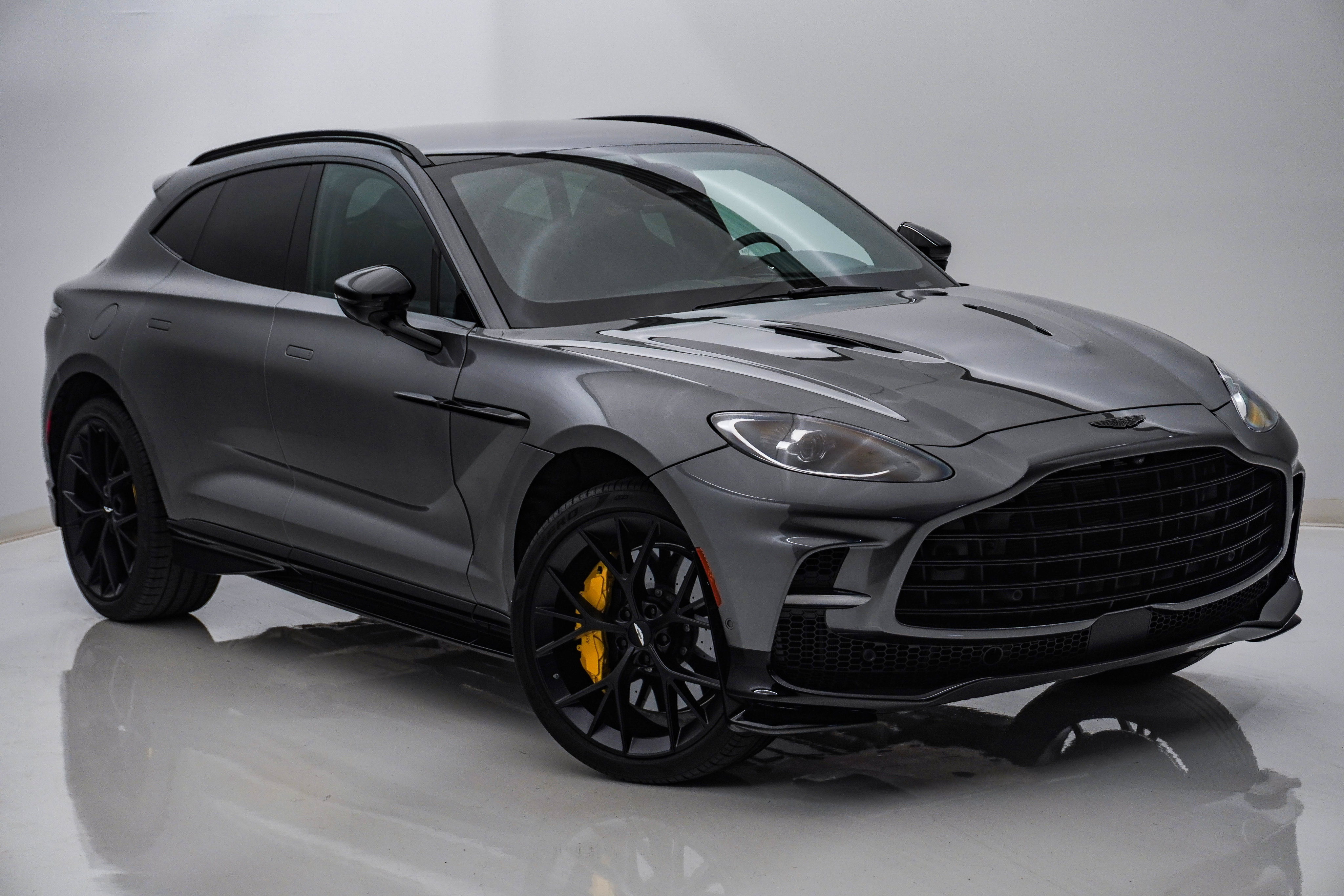 Used 2026 Aston Martin DBX 707 AWD/4WD image 3