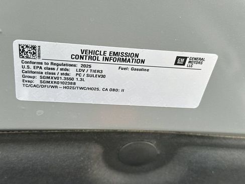 Used 2025 Buick Encore GX Avenir w/ Avenir Technology Package AWD/4WD image 31