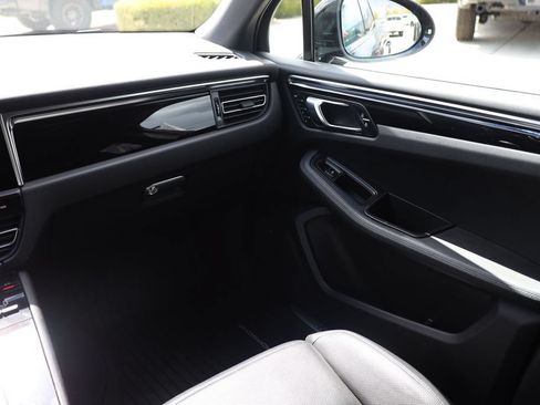 Used 2022 Porsche Macan S w/ Premium Package Plus AWD/4WD image 20