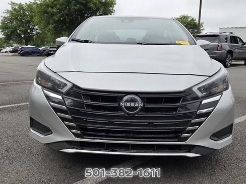 Used 2025 Nissan Versa SV FWD image 8