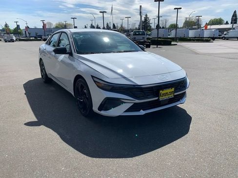 New 2026 Hyundai Elantra SEL Sport Premium FWD image 7