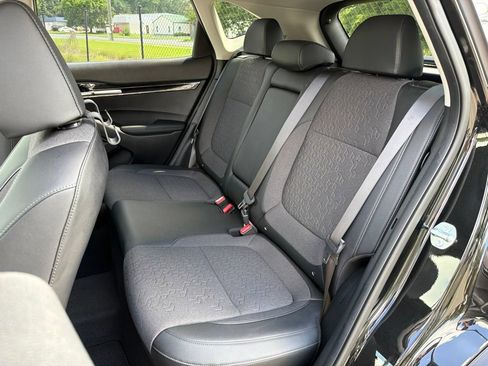 Certified 2025 Kia Seltos S AWD/4WD image 18