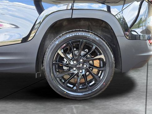 Used 2023 GMC Terrain SLE w/ Driver Convenience Package FWD image 30