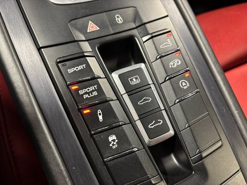 Used 2015 Porsche 911 Carrera S image 27