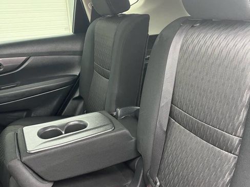 Used 2017 Nissan Rogue SV image 28