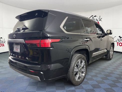 Used 2025 Toyota Sequoia Capstone AWD/4WD image 7
