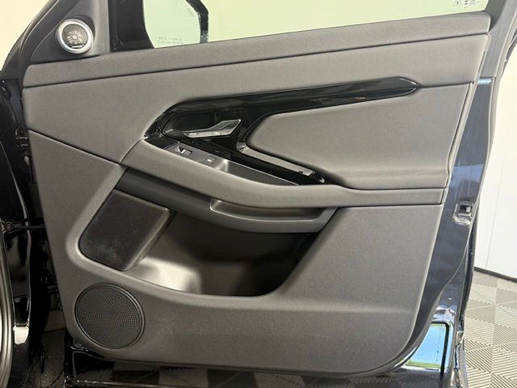 New 2026 Land Rover Range Rover Evoque S AWD/4WD image 16