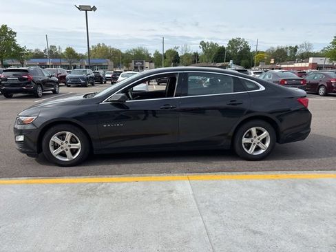 Used 2023 Chevrolet Malibu LT w/ Driver Confidence Package FWD image 9
