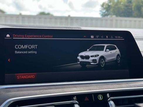 Used 2023 BMW X5 xDrive40i w/ Premium Package image 49