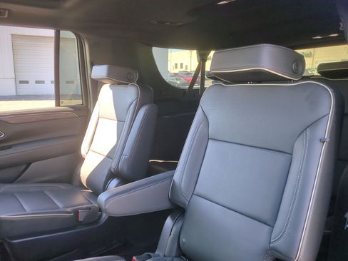 Certified 2024 Chevrolet Suburban Premier w/ Premium Package image 26