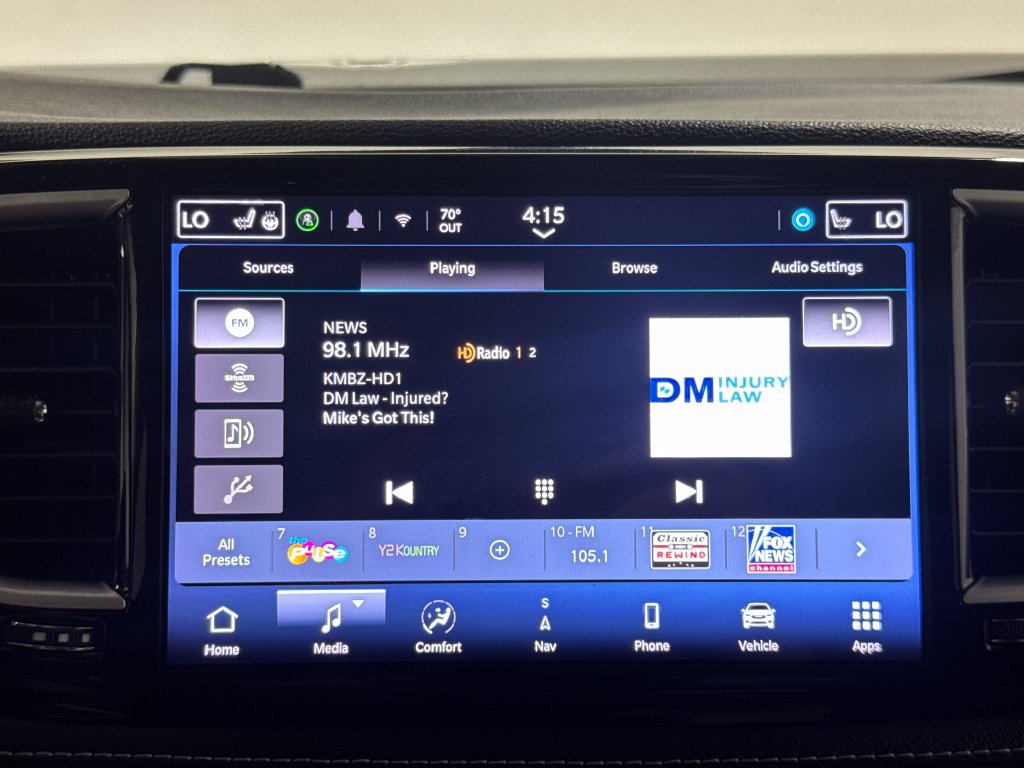 Used 2024 Chrysler Pacifica Limited FWD image 12