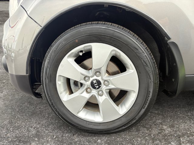 Used 2017 Kia Soul w/ Convenience Package FWD image 14