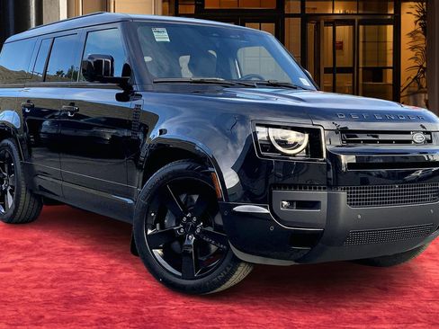 New 2026 Land Rover Defender 130 X-Dynamic SE image 19