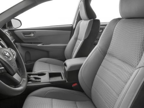 Used 2017 Toyota Camry XSE FWD image 9