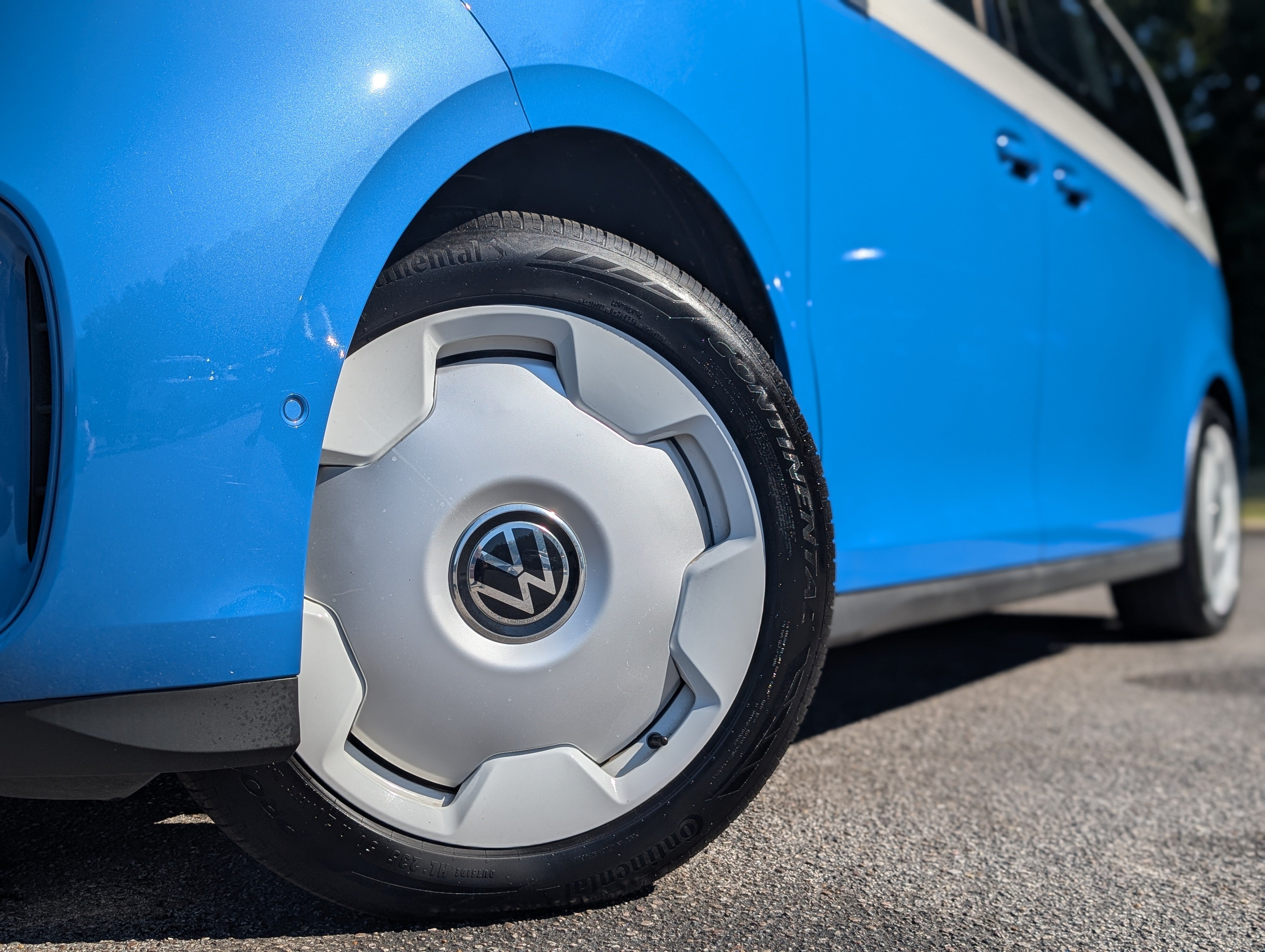 Used 2025 Volkswagen ID. Buzz 1st Edition RWD image 37