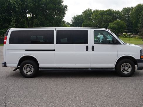 Used 2019 Chevrolet Express 3500 LT w/ LT Preferred Equipment Group RWD image 6