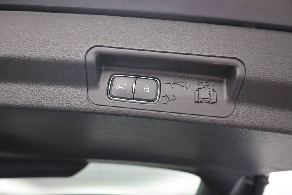Used 2022 Ford Explorer ST-Line AWD/4WD image 30