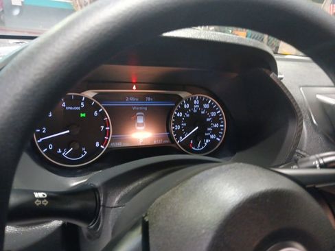 Used 2025 Nissan Sentra SV FWD image 4