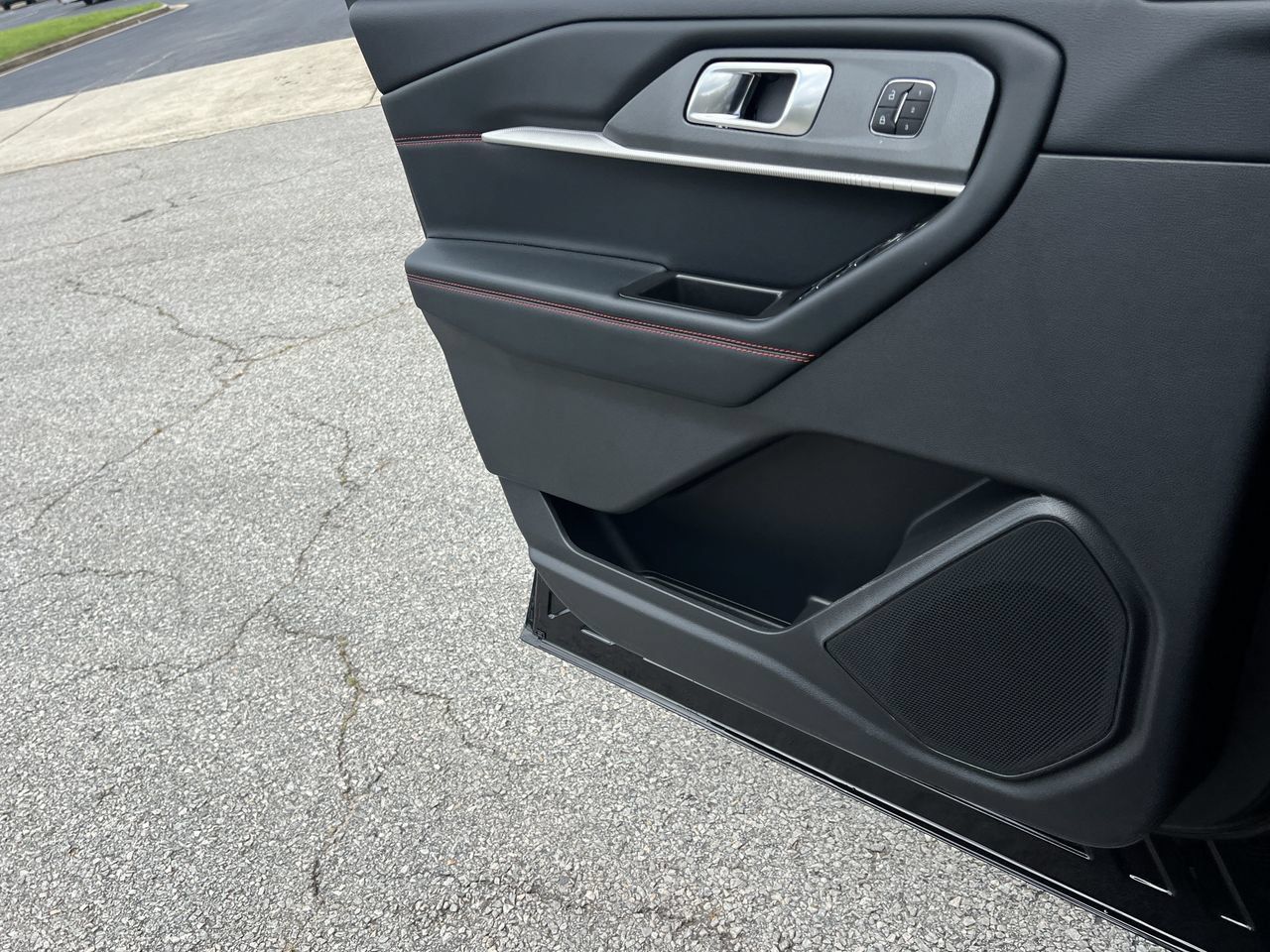 New 2026 Ford Explorer ST-Line w/ ST-Line Street Pack RWD image 13