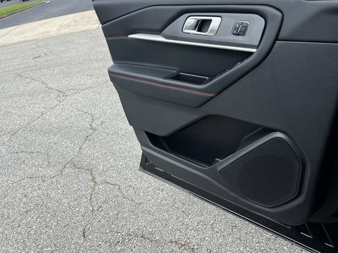 New 2026 Ford Explorer ST-Line w/ ST-Line Street Pack RWD image 13