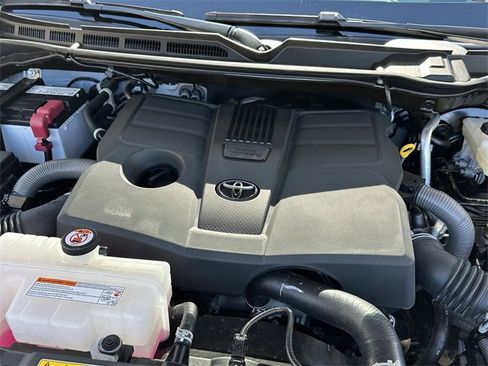 Used 2025 Toyota Tundra Platinum image 34