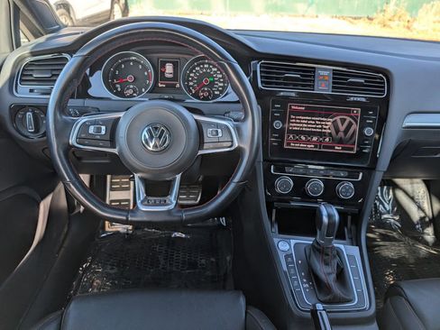 Used 2018 Volkswagen GTI SE image 14