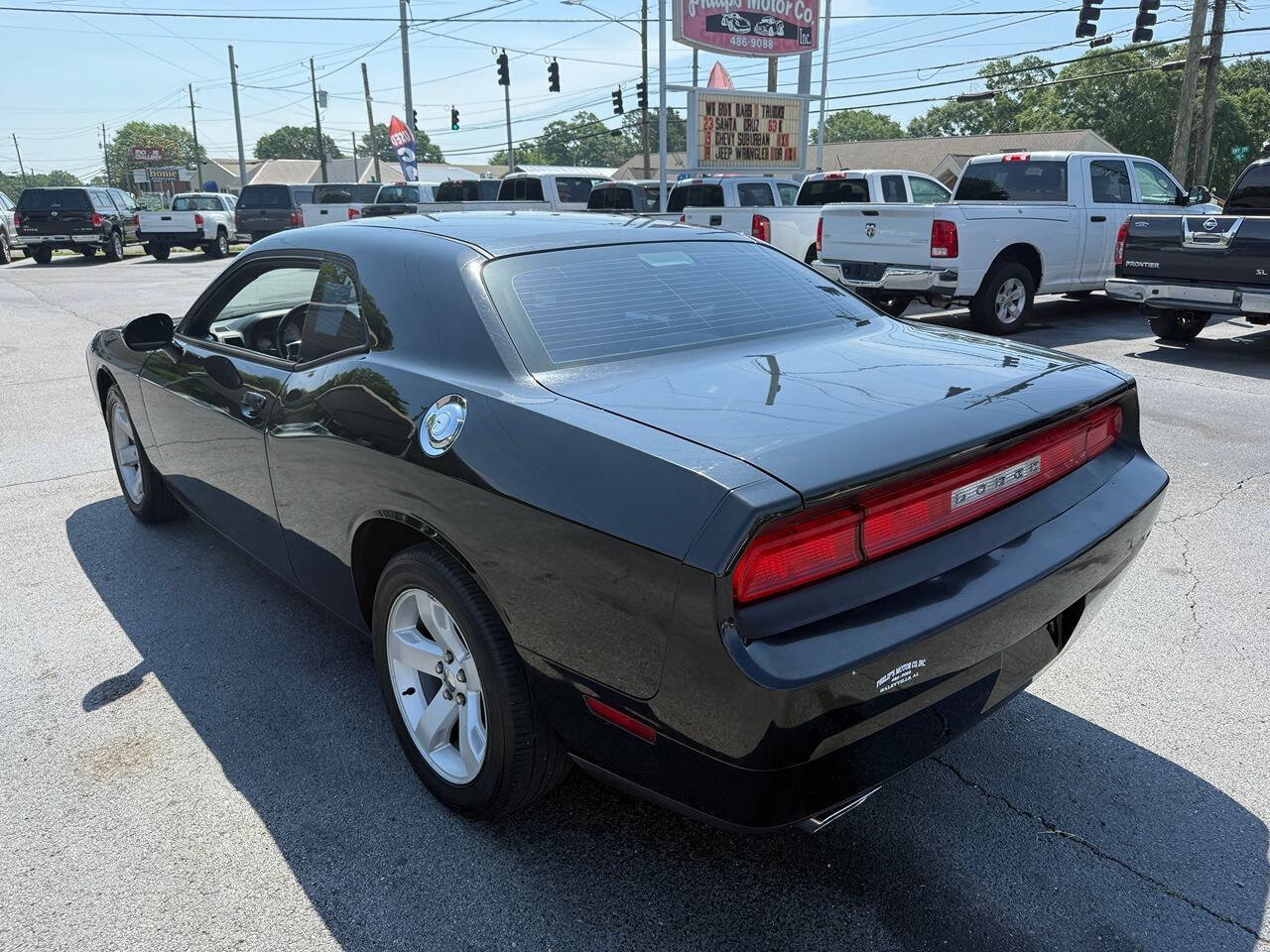 Used 2013 Dodge Challenger SXT RWD image 5