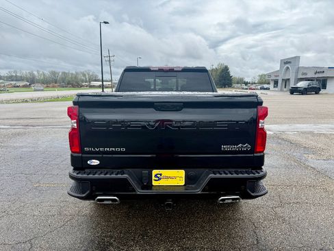 Used 2024 Chevrolet Silverado 1500 High Country w/ Technology Package image 3