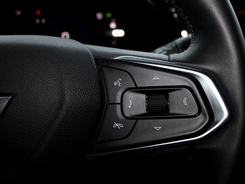 Used 2024 Chevrolet Trax ACTIV w/ Sunroof Package image 10