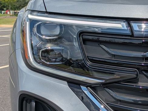 New 2026 Volkswagen Atlas Cross Sport SE FWD image 10