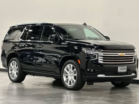 Used 2021 Chevrolet Tahoe High Country w/ Premium Package RWD image 2