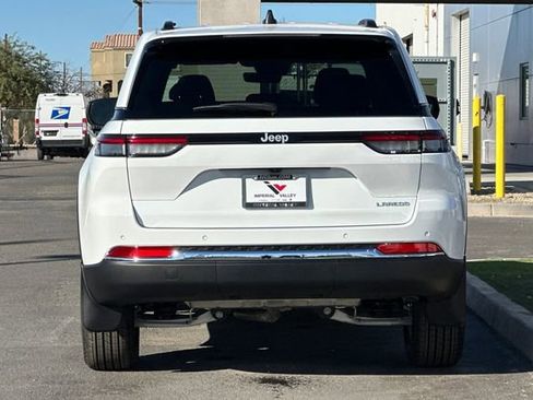 New 2025 Jeep Grand Cherokee Laredo X RWD image 8