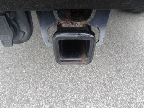 Used 2013 Cadillac Escalade EXT Premium image 31